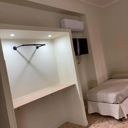 Duepuntozer0 فندق مبيت وإفطار *