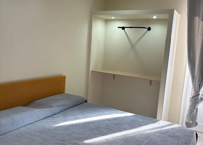 Duepuntozer0 לינה וארוחת בוקר רג'יו די קאלאבריה